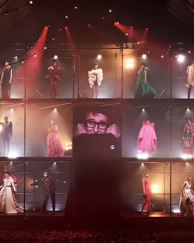 AZ Factory Xuân Hè 2022 "Love Brings Love”- tưởng nhớ NTK  Alber Elbaz