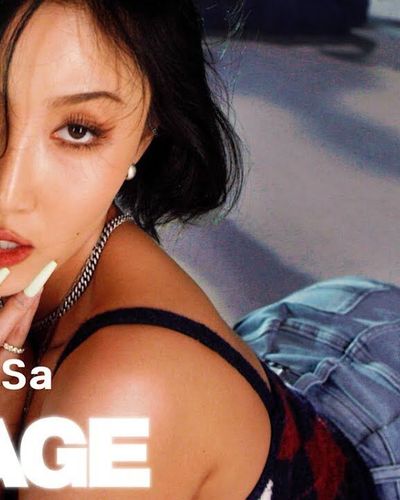 Hwasa (MAMAMOO) trở lại với album mới đậm chất "badgirl"