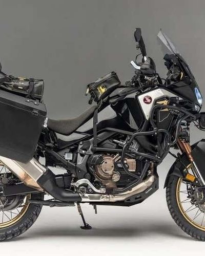 Honda Africa Twin có thêm "bản độ" chính hãng ngầu hơn