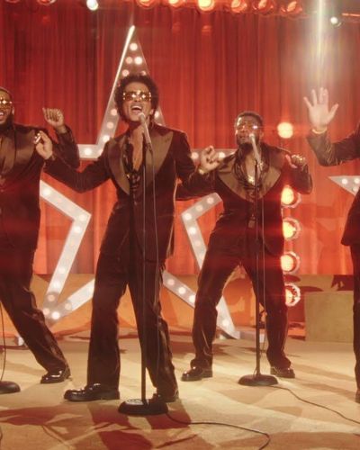 Bruno Mars tái xuất với ca khúc Smokin Out The Window đậm chất Funk- Soul