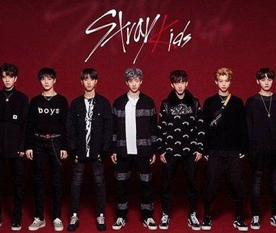 Đĩa đơn "Christmas EveL" - Stray Kids với những hình ảnh đậm chất giáng sinh