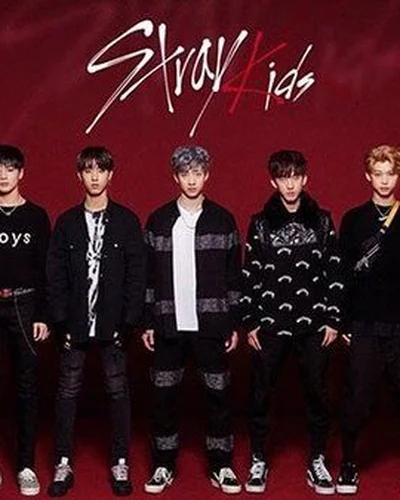 Đĩa đơn "Christmas EveL" - Stray Kids với những hình ảnh đậm chất giáng sinh