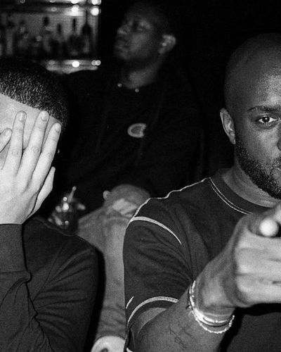 Drake tưởng nhớ Virgil Abloh qua một hình xăm ý nghĩa