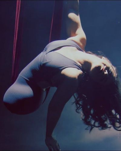 Jen Bricker - nghệ sỹ nhào lộn không chân - người truyền cảm hứng từ cuộc đời