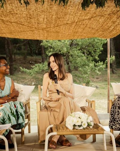 Women for Bees - Sự góp mặt của Angelina Jolie, Guerlain, Unesco và OFA
