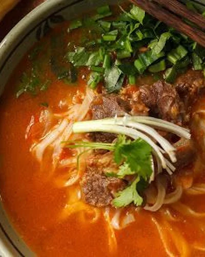 Cuối tuần, trổ tài vào bếp với món phở bò sốt vang ngon chuẩn vị
