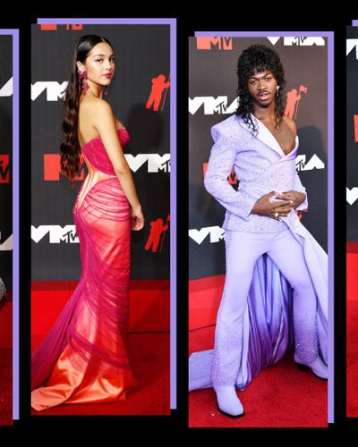 Điểm danh các ngôi sao thế giới trên thảm đỏ MTV VMAS 2021
