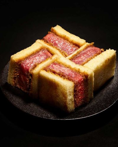 Nhà hàng WagyuMafia và món sandwich bò Wagyu trứ danh toàn thế giới