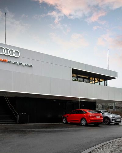 Audi đưa vào hoạt động trạm sạc Audi Charging Hub đầu tiên trên thế giới