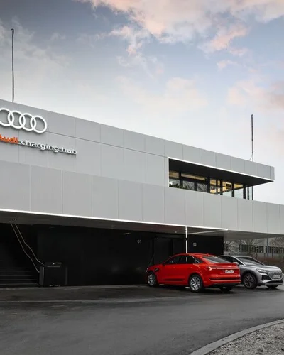 Audi đưa vào hoạt động trạm sạc Audi Charging Hub đầu tiên trên thế giới