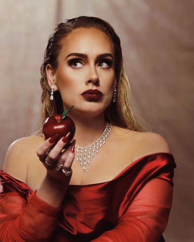 Adele đẹp lộng lẫy trong MV “Oh My God”