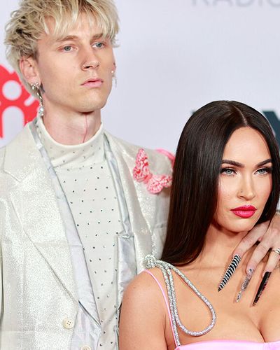 Machine Gun Kelly và Megan Fox chính thức đính hôn