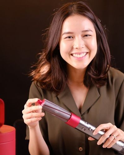Tự làm tóc "tại gia" đón tết với máy tạo kiểu tóc Dyson Airwrap phiên bản giới hạn
