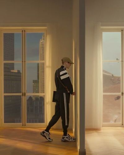Chiến dịch cho BST Mùa xuân 2022 của Balenciaga