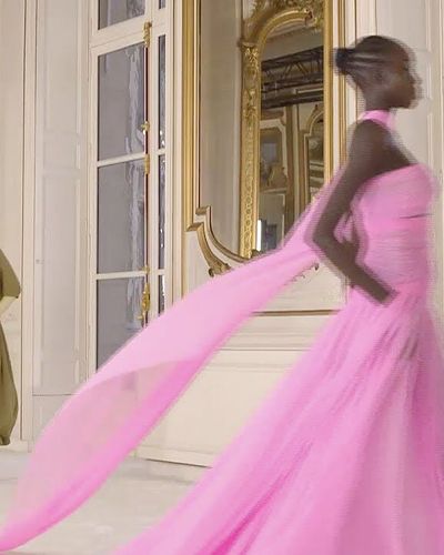 Valentino - Haute Couture Spring Summer 2022: Kỹ thuật may đo đẳng cấp