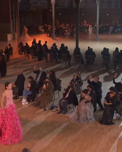 ELIE SAAB Haute Couture Xuân / Hè 2022: Đẳng cấp và tinh tế