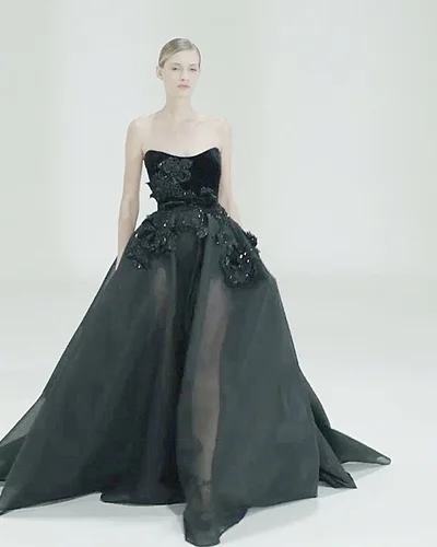 Haute Couture Fall Winter 2021/2022- Elie Saab khát vọng mãnh liệt về cuộc sống mới