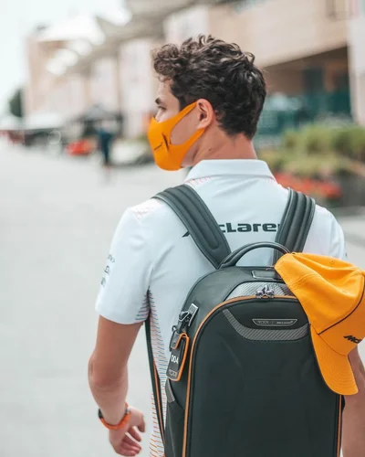 TUMI ra mắt bộ sưu tập McLaren với tay đua F1 Lando Norris