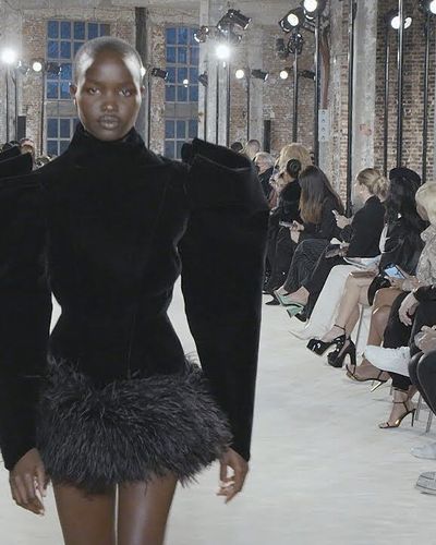 Alexandre Vauthier - Haute Couture Xuân Hè 2022: Uyển chuyển thướt tha