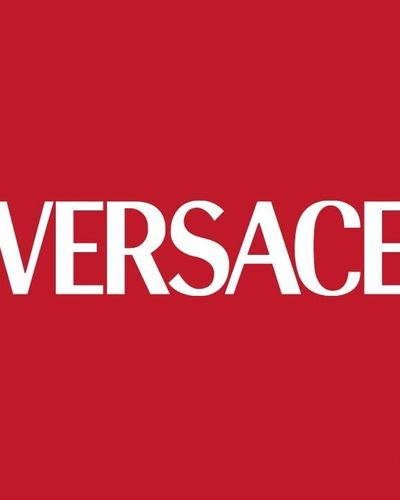 Versace Fall-Winter 2022 Women’s: Buổi tiệc lộng lẫy sắc đỏ