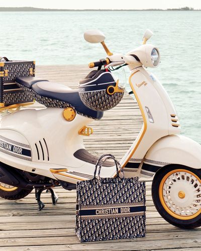 Siêu phẩm xe Vespa 946 Christian Dior chính thức cập bến tại Việt Nam