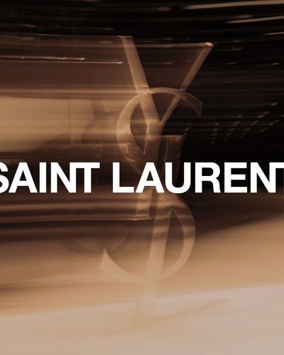 Saint Laurent - Women's Winter 22: Sự quyến rũ, bay bỏng thập niên 90