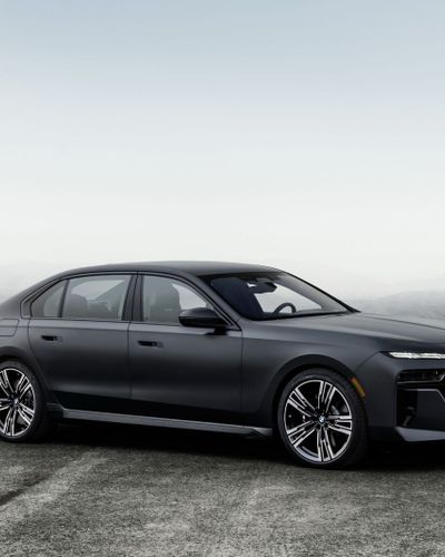 BMW 7 - Series 2023 chính thức ra mắt với nhiều tranh cãi về ngoại thất