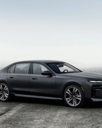 BMW 7 - Series 2023 chính thức ra mắt với nhiều tranh cãi về ngoại thất