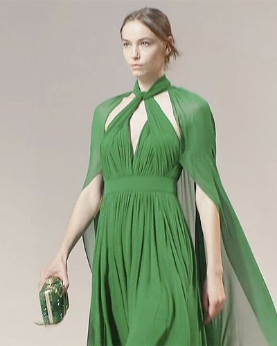 Elie Saab - Fall Winter 2022/2023: Sự đa dạng trong phong cách