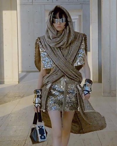 Louis Vuitton - Cruise 2023: Vũ trụ hợp nhất