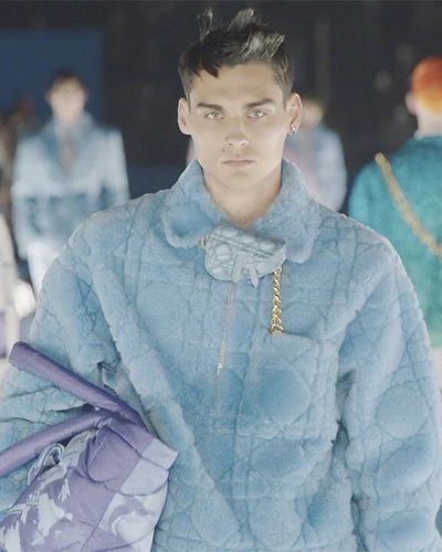 Dior Homme - Spring Summer 2023: Tổ chức tại bãi biển Venice
