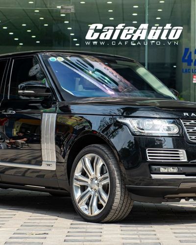 Range Rover Autobiography Black Edition sau 7 năm dùng vẫn được giá