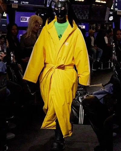 Balenciaga x Adidas: Cái bắt tay tạo ra doanh thu siêu khủng