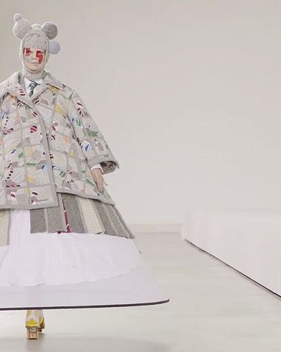 Thom Browne-Fall Winter 2022/2023: Quay về tuổi thơ cùng “Teddy Talk"