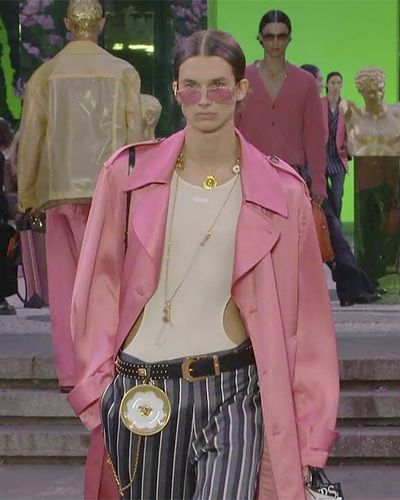 Versace - Menswear: BST Xuân/Hè 2023 của Donatella Versace
