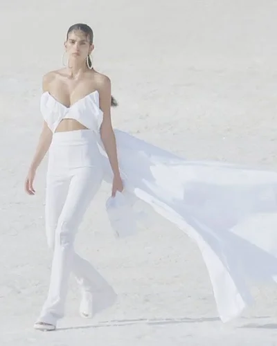 Jacquemus - Fall Winter 2022/2023: Bản giao hưởng trong sắc trắng