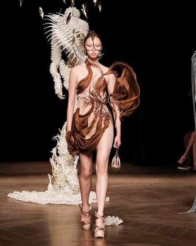 Iris van Herpen - Meta Morphism: Thế giới 3D trong thời trang cao cấp