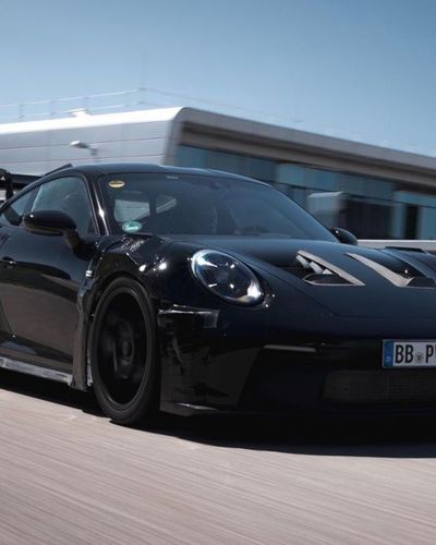 Porsche hé lộ chiếc 911 GT3 RS 2023 trước ngày ra mắt
