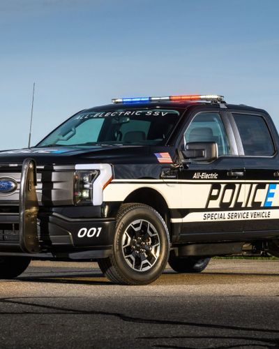 Ford F-150 Lightning Pro SSV 2023 – Xe bán tải điện 580 mã lực dành cho cảnh sát