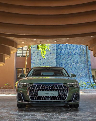Audi A8L ra mắt thị trường Việt Nam với 3 phiên bản