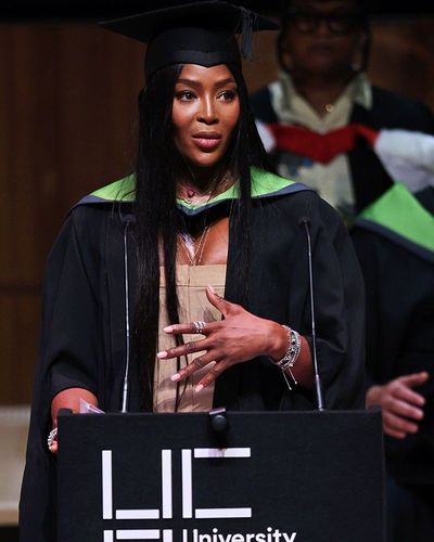 Naomi Campbell được trao bằng PHD bởi các đóng góp lớn cho thời trang