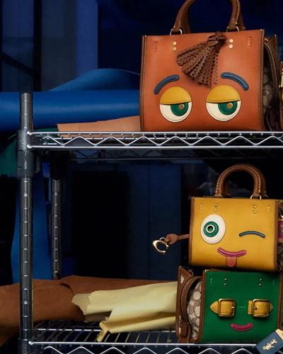 Coach Rogue 17 những chiếc túi mang các nhân vật hoạt hình ngộ nghĩnh