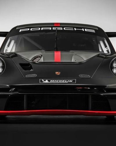 Porsche ra mắt 911 GT3 R 2023