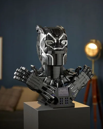 LEGO tiết lộ mô hình vua T'Challa Black Panther được mong đợi