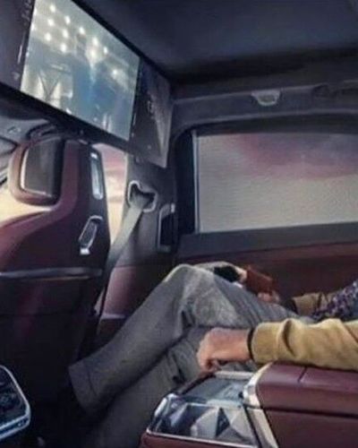 Khám phá những màn hình ô tô lớn nhất được trang bị trên các dòng xe