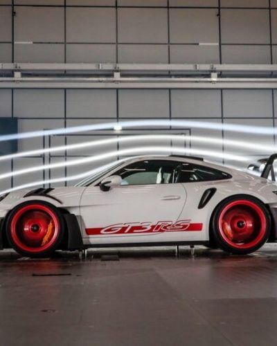 Porsche 911 GT3 RS 2023: Xe đua đường phố hấp dẫn
