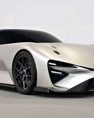 Lexus thử nghiệm mẫu xe điện Lexus EV thể thao sử dụng hộp số sàn