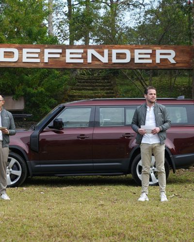 SUV Land Rover Defender 130 ra mắt thị trường Việt Nam