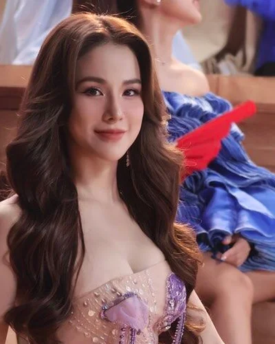 Diệp Lâm Anh khoe visual đỉnh cao “10 điểm không có nhưng”