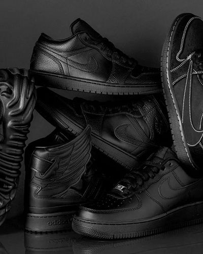 Các mẫu giày Sneaker màu Triple Back đỉnh nhất cho năm 2023